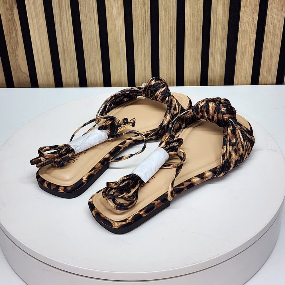 NEW - On 34th Jenniee Women’s Leopard Print Lace Up Flat Sandals Size 8.5 - Picture 3 of 8